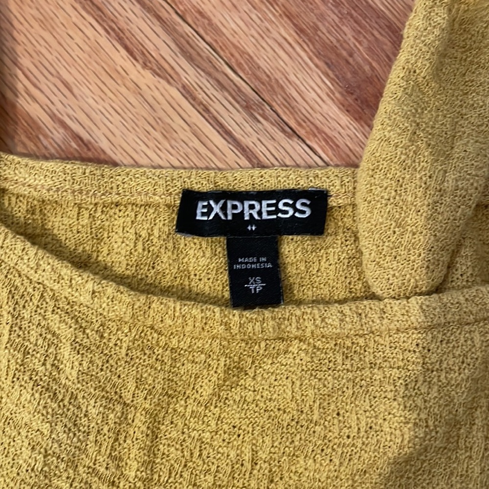 Express Top - Picture 3 of 4